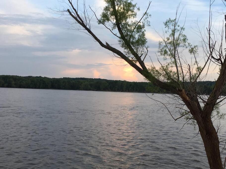 Finn'S Hideaway -Modern Family River Home Keokuk 外观 照片