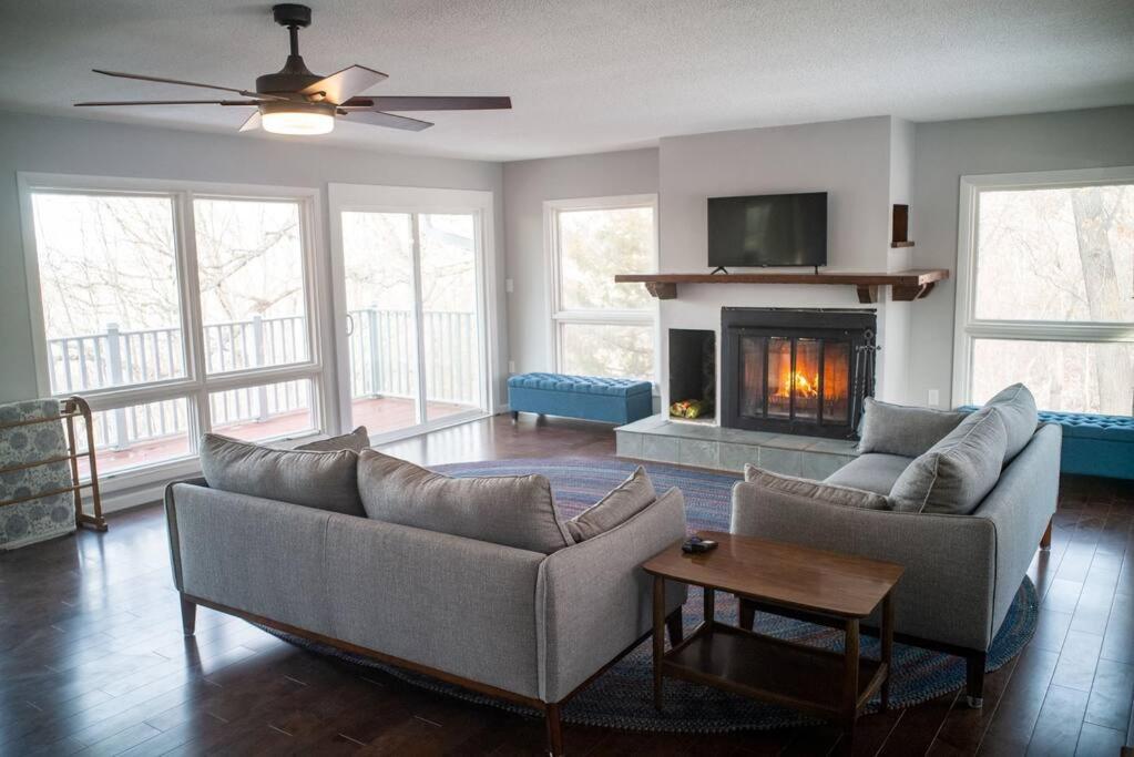 Finn'S Hideaway -Modern Family River Home Keokuk 外观 照片
