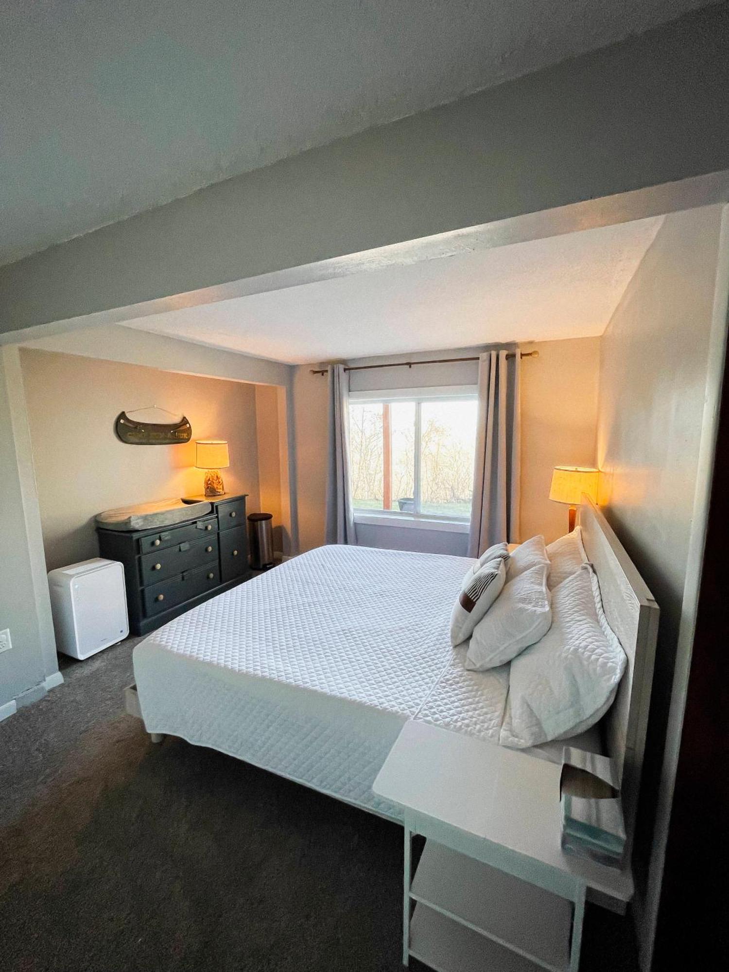 Finn'S Hideaway -Modern Family River Home Keokuk 外观 照片